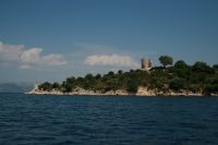 P� v�g mot Port Leone