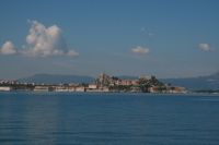 P� v�g mot Corfu stad