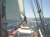 Kapten filmar hur vi forsar fram i 6-8 knop